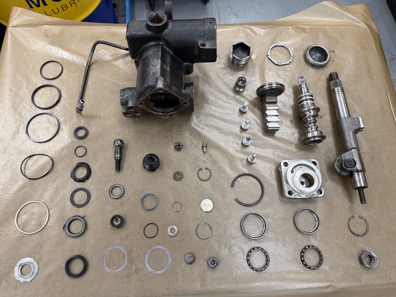 Adwest steering box fully stripped with all components laid out for inspection